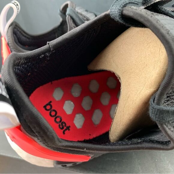 Adidas NMD R1 Pink Stripe Size 10 Mens / 11.5 Women's - Picture 3 of 14